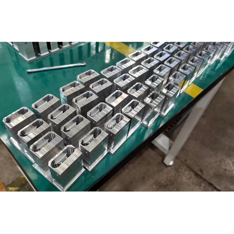 Точно обработанные детали из алюминиевых сплавов.6