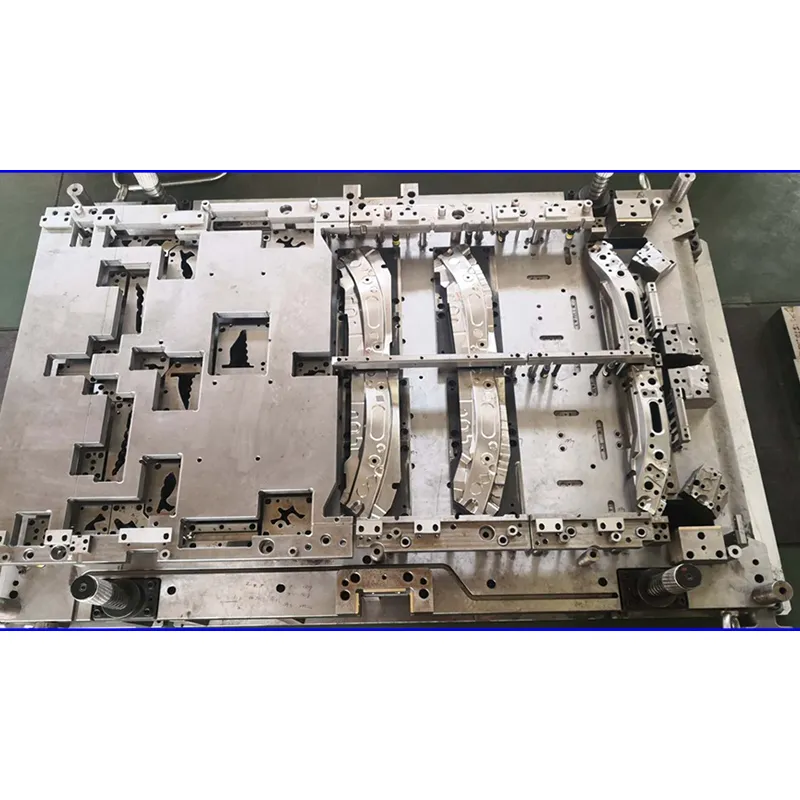 Штамповочная пресс-форма для производства автомобильных компонентов.2