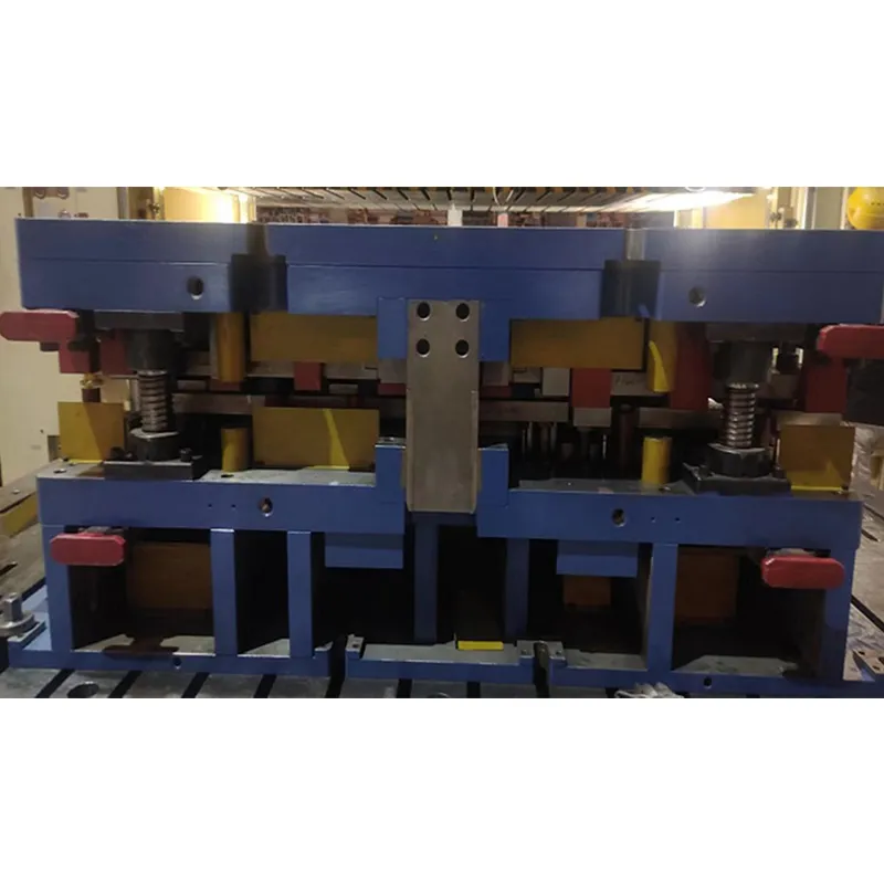 Штамповочная пресс-форма для производства автомобильных компонентов.3